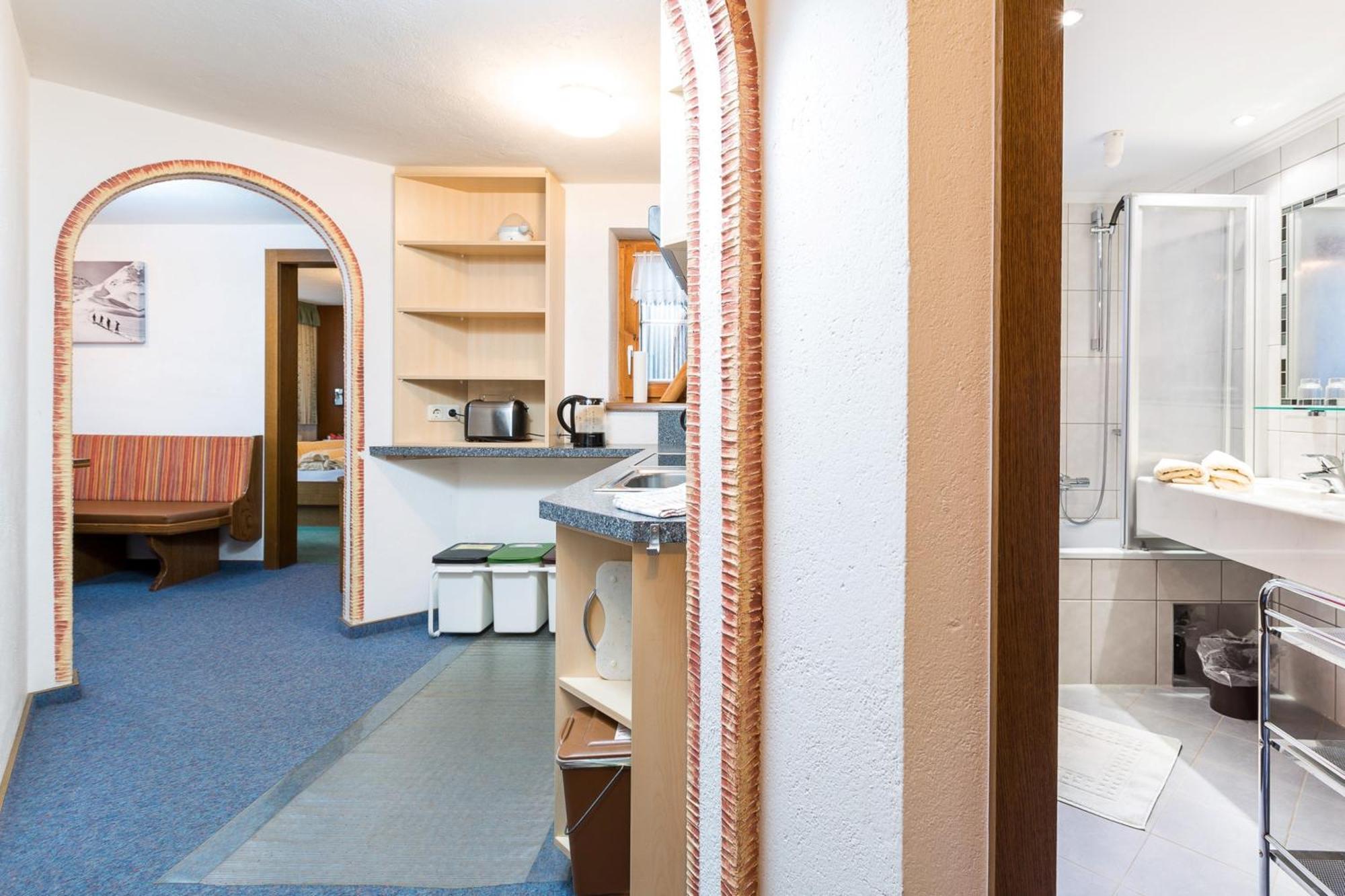 Ferienwohnung Altes Holzhaus Sölden Zimmer foto